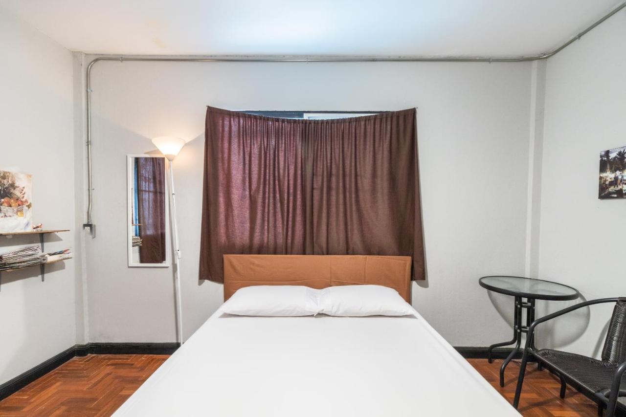 Oyo 677 Le Loftel Hostel Chiang Mai Bagian luar foto