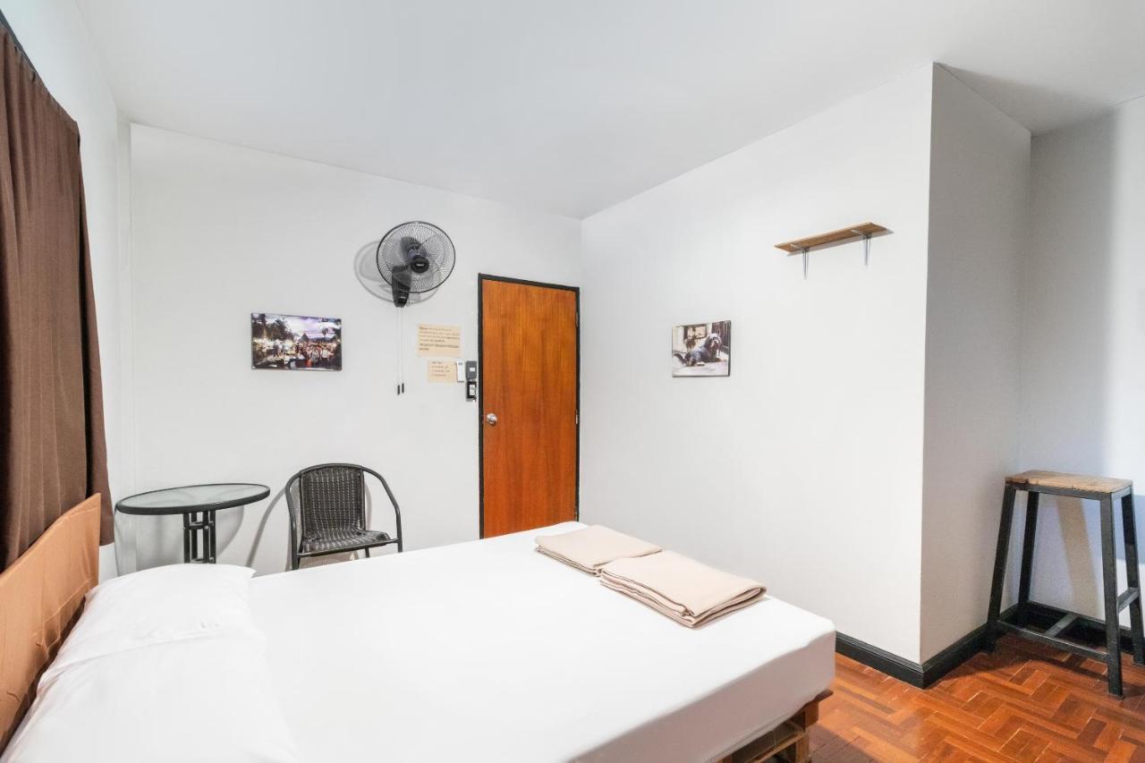 Oyo 677 Le Loftel Hostel Chiang Mai Bagian luar foto