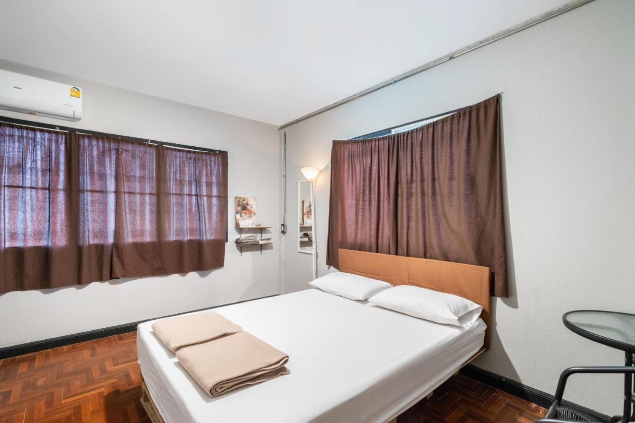 Oyo 677 Le Loftel Hostel Chiang Mai Bagian luar foto